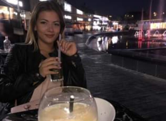 Recherche une fille sur Lyon ou aux alentours pour.