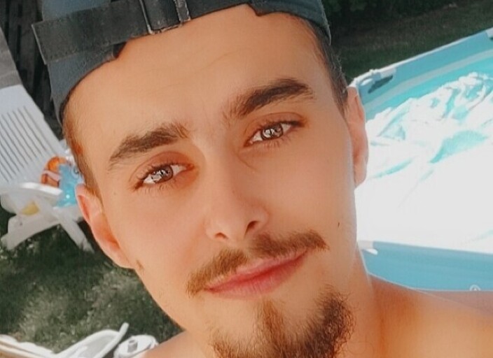 N'hésite pas à faire le premier pas 😘