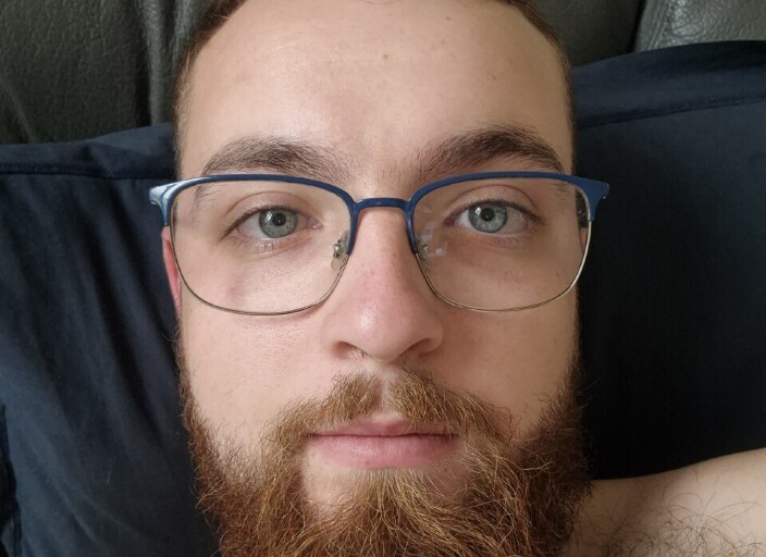 je cherche à faire connaissance avec des personne.