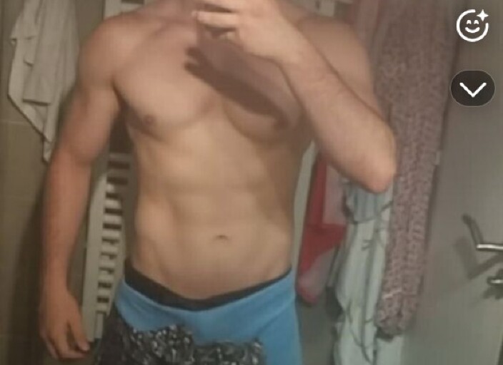 Homme hétéro pour couple ou femme ^^