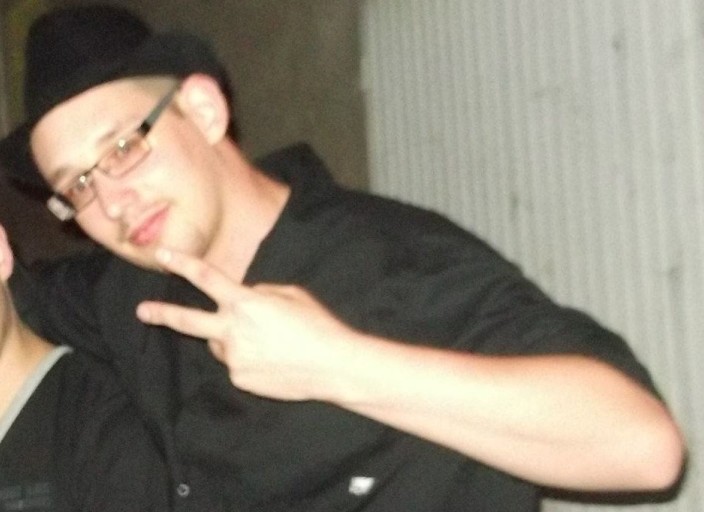 jeune homme avec peu d'expérience