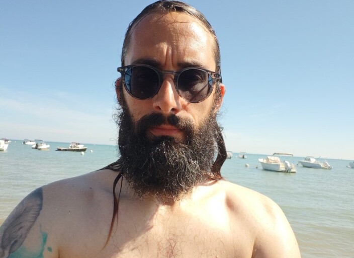 Homme de 35 ans cherche travesti