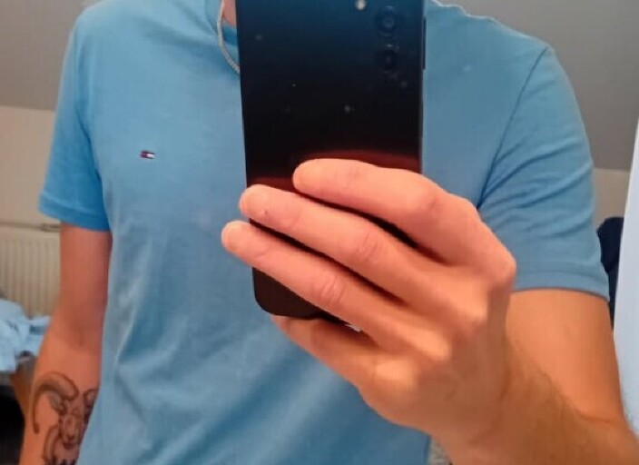 Bonjour, TBM brun aux yeux bleus pour femme ou cou.