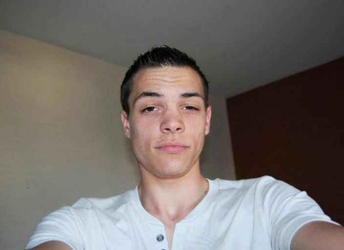 Jh 19an cherche experience avec femme de toute age.