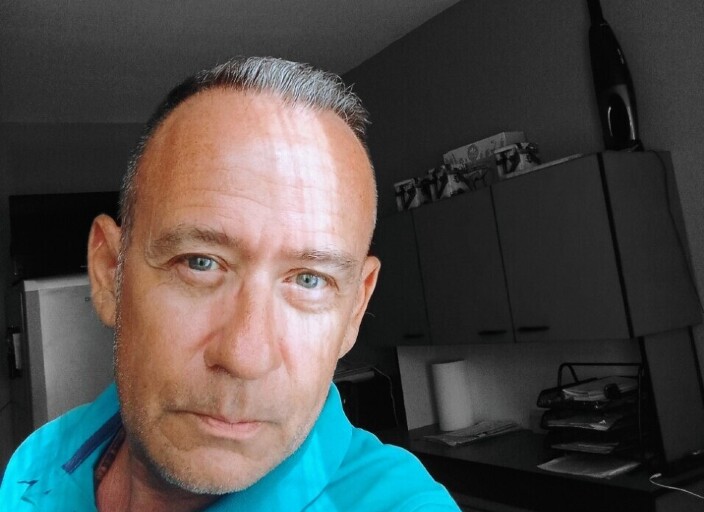 Bonjour, célibataire en recherche de rencontres i.
