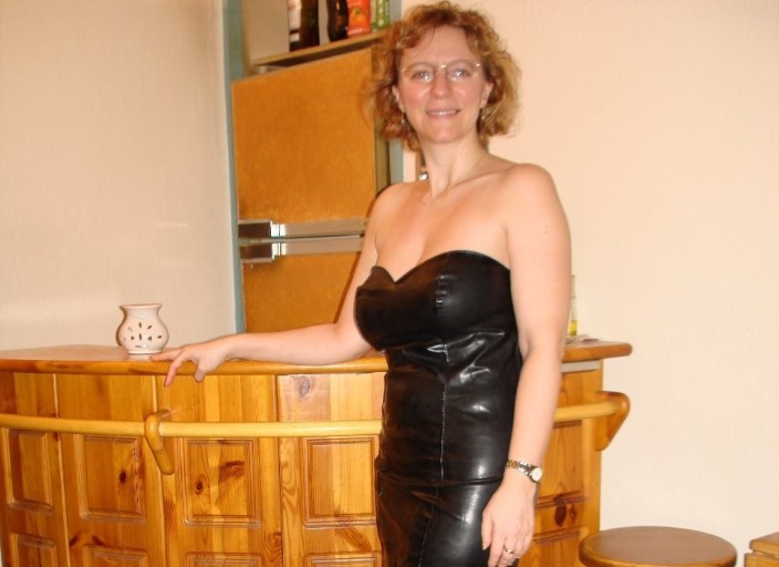 Femme bi cherche rencontres avec femme pour sortie.