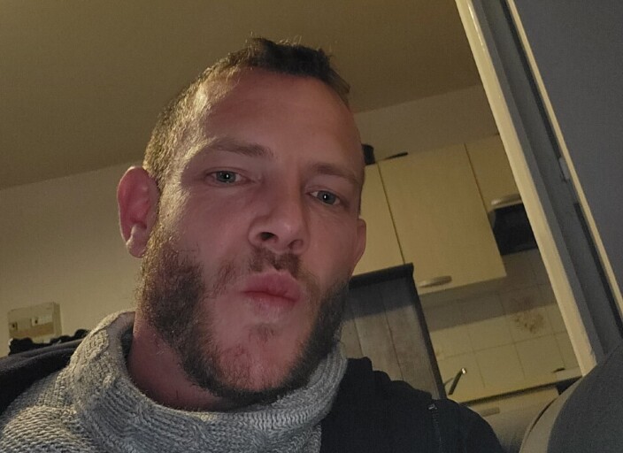 cherche à m'amuser