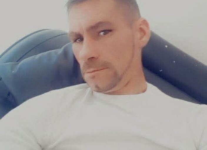 Recherche femme pour soirées et autres moments ag.