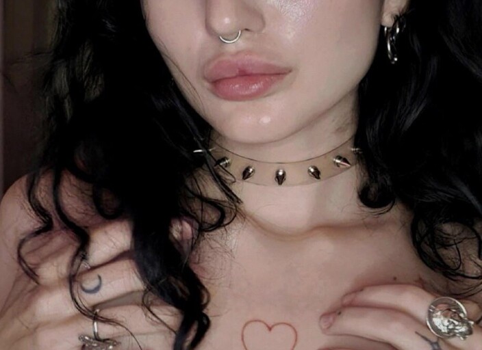 Gamer girl looking for…