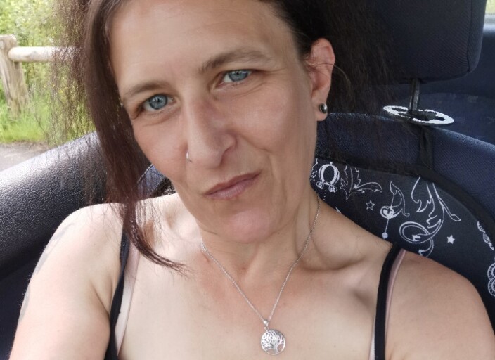 Bonjour, nous cherchons une femme