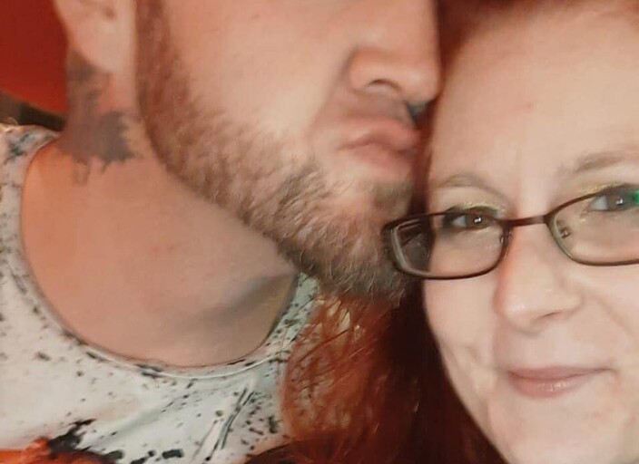 Couple recherche femme seule ou couple pour moment.