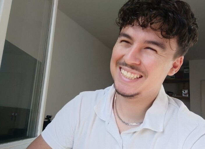tu cherches à discuter, devenir amis ou bien 
