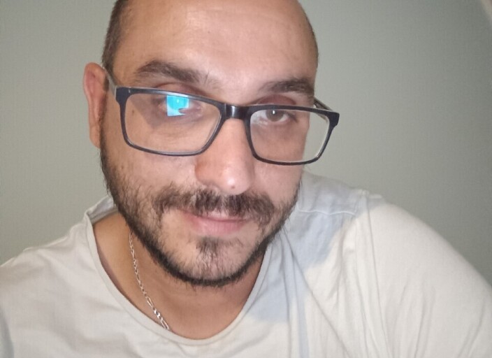 Salut!!!je recherche des personnes sympa pour me f.