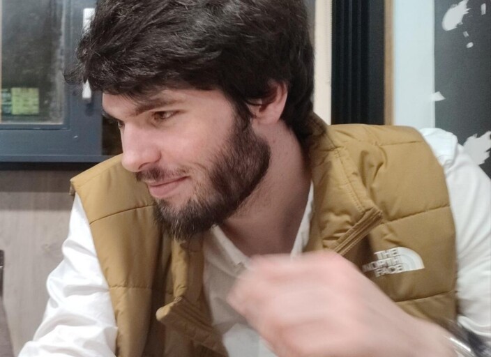 Bonjour, comment allez-vous ? Je suis à la recher.