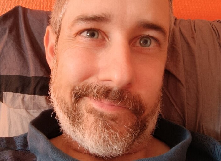 Homme bi à la recherche de plaisir