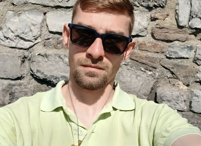 Homme cherche femme transgenre pour relation séri.
