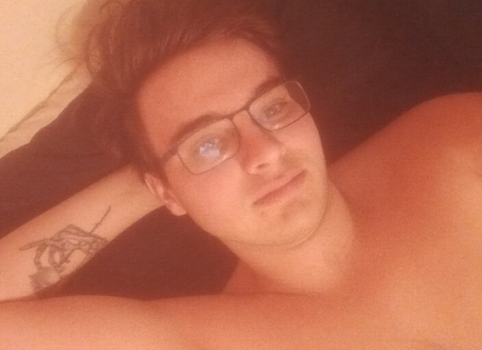 Cherche homme et femme bi pour nouvelle expérienc.