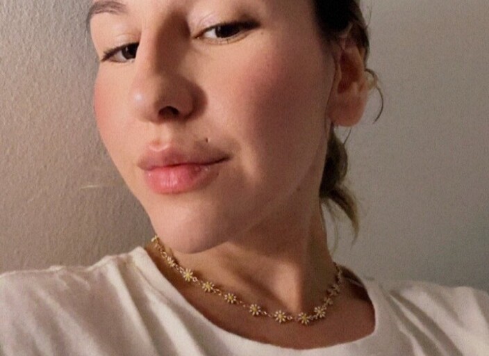 Bonjour, je cherche des petits couples ou une femm.