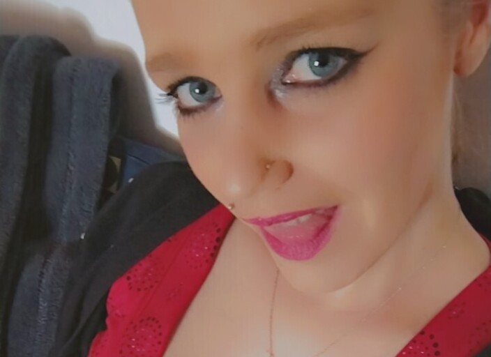 Bonjour je recherche une femme bi pour une expéri.