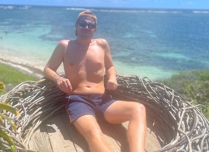 Jeune homme dispo pour femme et couple
