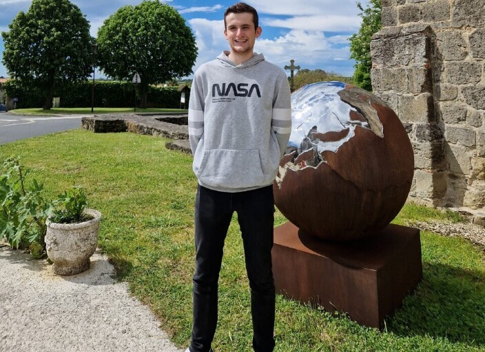 Jeune homme cherche jeune femme