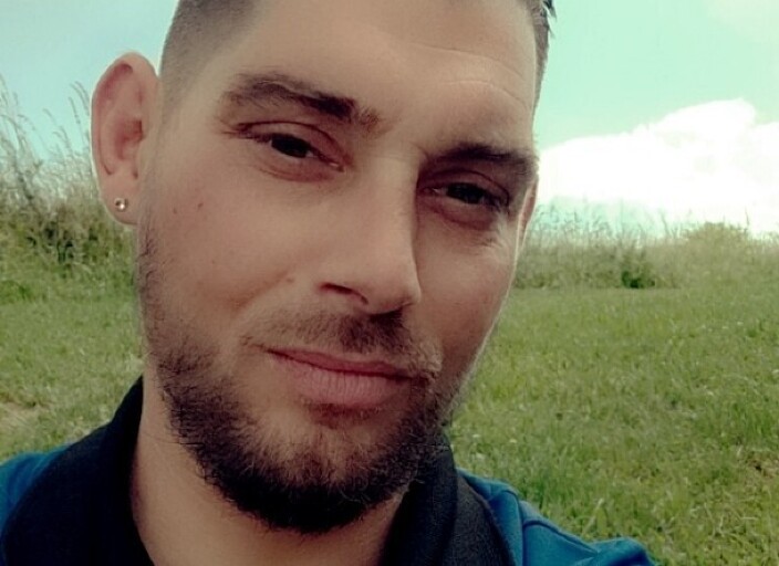 Salut recherche a discuté et voir ce que ça donn.