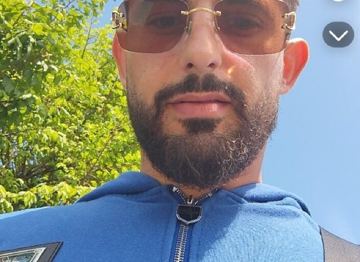 Salut, je suis un homme pour couple ou femme