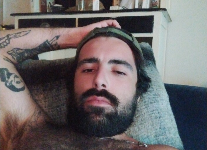 viens si t'es curieuse drôle et jolie 😉