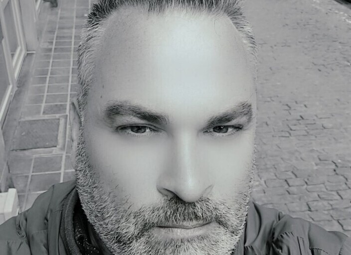 Homme 48 ans cherche femmes pour moments intimes d.